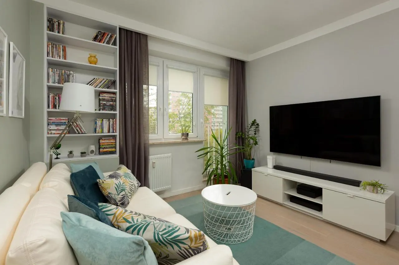 Cosy & Homely Two-Room Apartment By Renters ワルシャワ