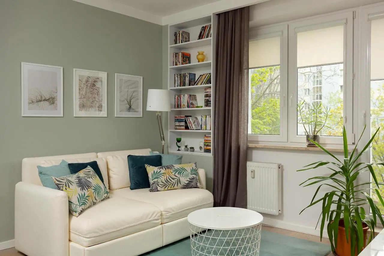 Cosy & Homely Two-Room Apartment By Renters ワルシャワ