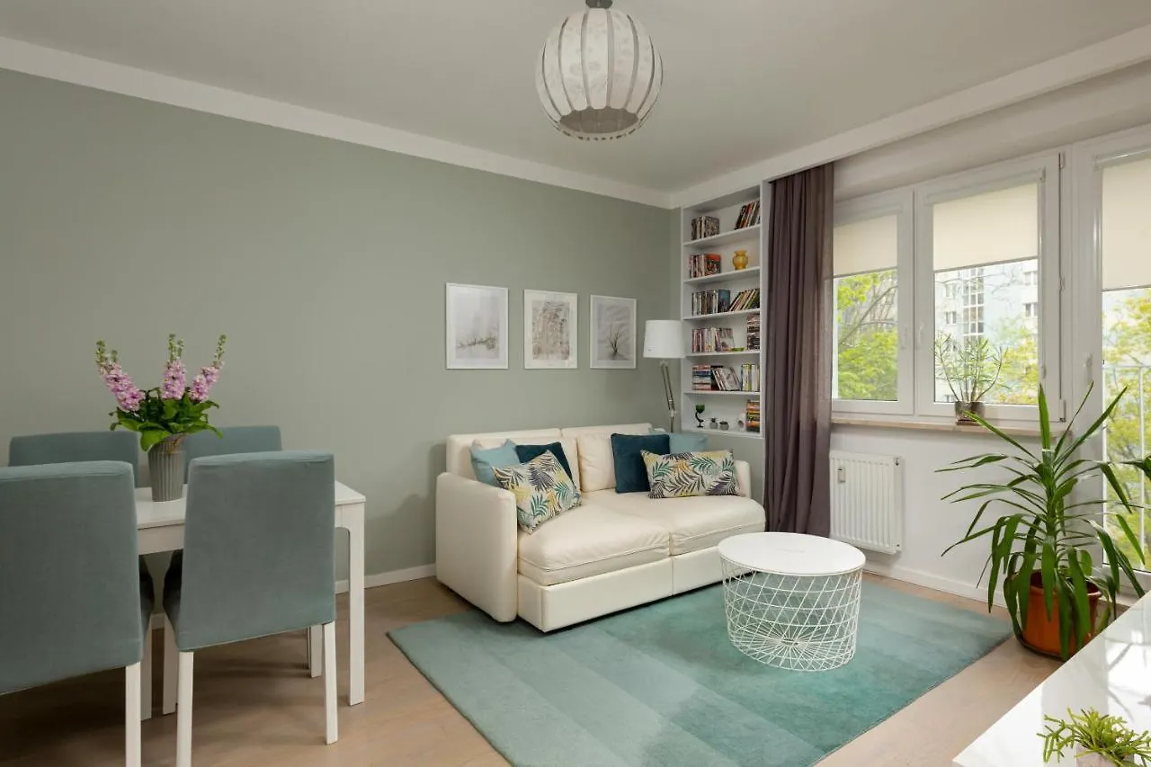 Cosy & Homely Two-Room Apartment By Renters ワルシャワ