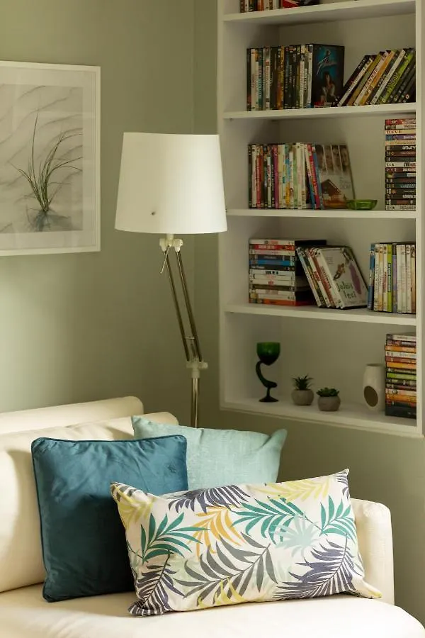 Cosy & Homely Two-Room Apartment By Renters ワルシャワ 0*,