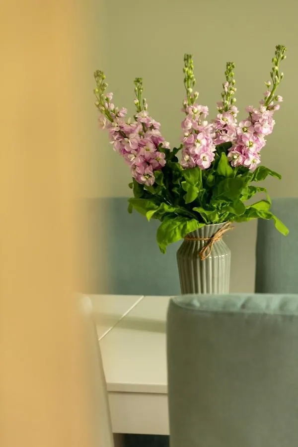 Cosy & Homely Two-Room Apartment By Renters ワルシャワ