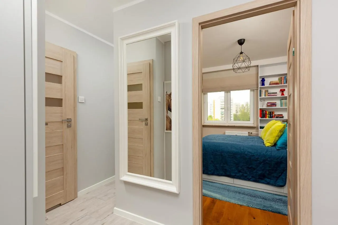 Cosy & Homely Two-Room Apartment By Renters ワルシャワ